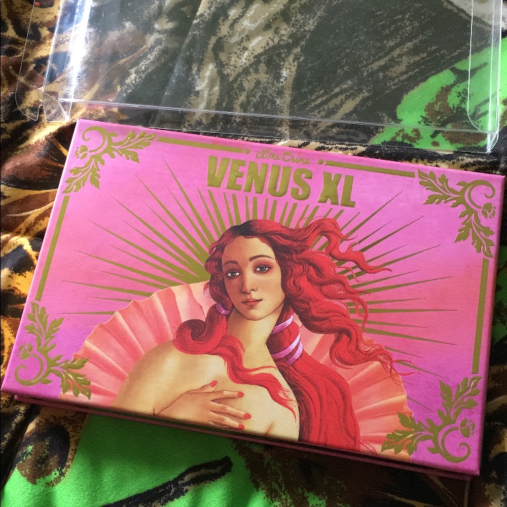 Like Crime Venus Xl Eyeshadow Paletee